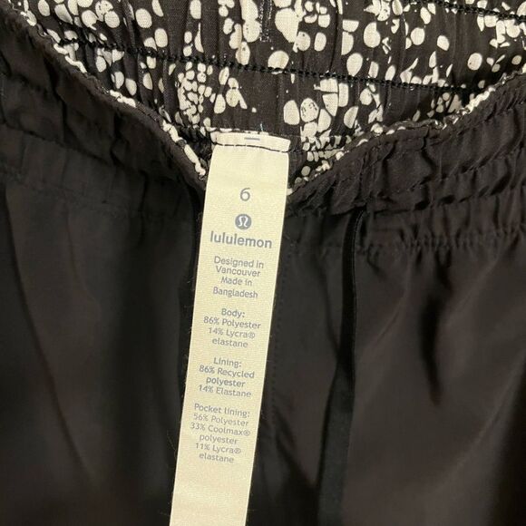 Lululemon shorts - Picture 5 of 9